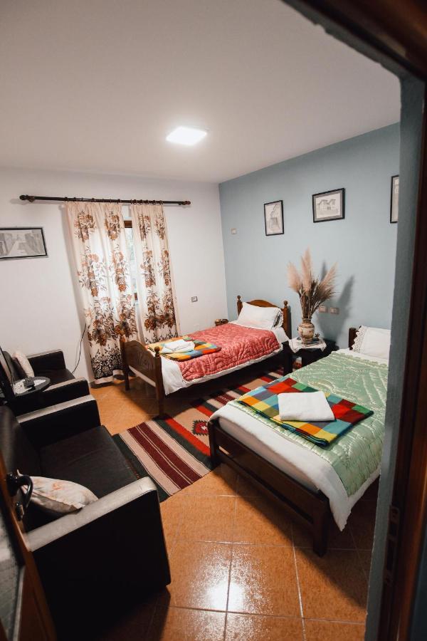 Bb Traditional Apartment Gjirokaster Exterior photo